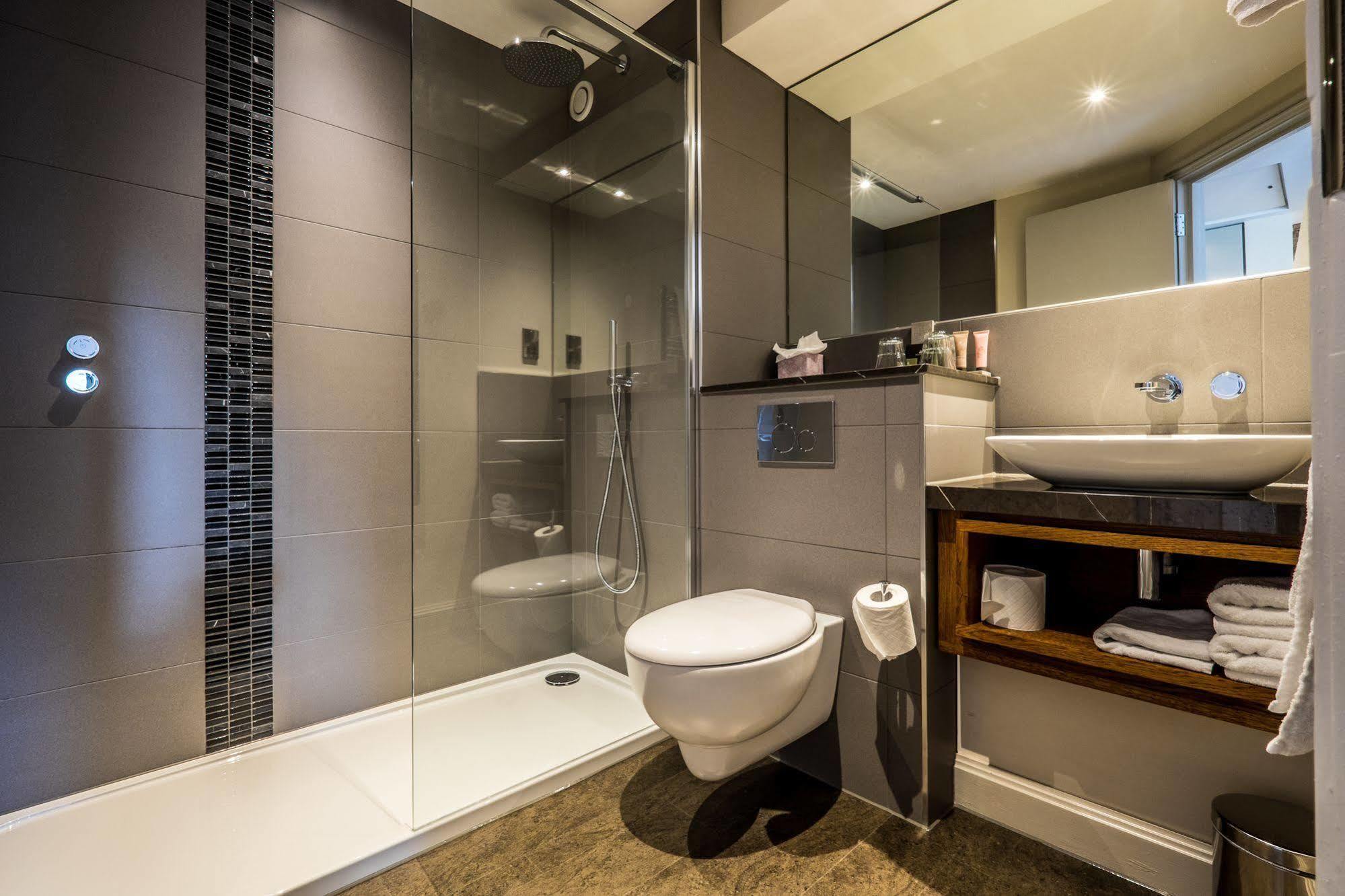 The Alexander Pope Hotel Туикънам Екстериор снимка