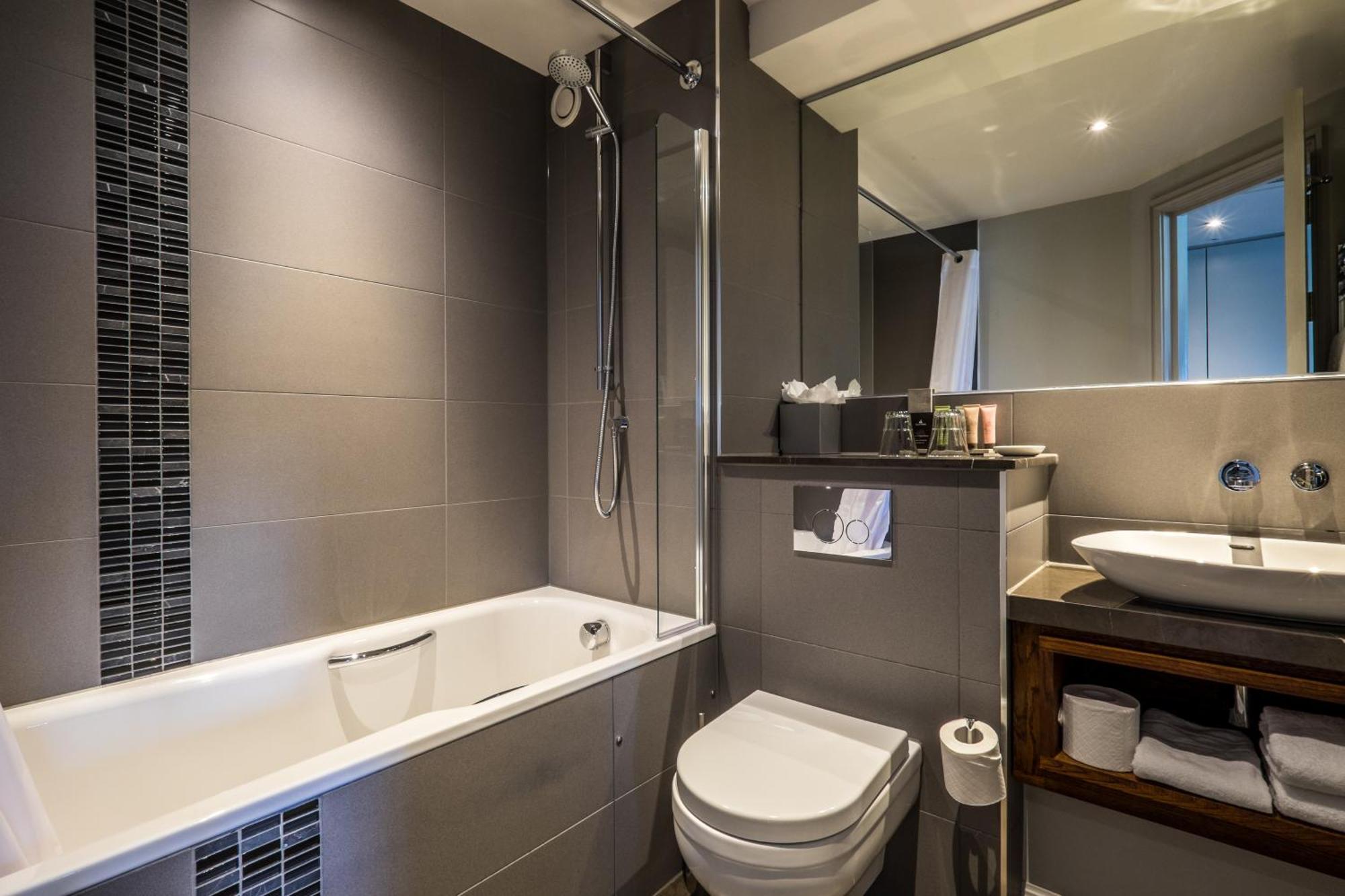 The Alexander Pope Hotel Туикънам Екстериор снимка